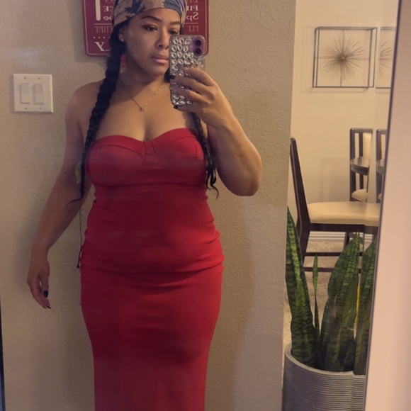 Dress - Picture 3 of 3